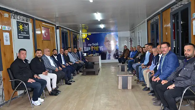 İYİ Parti'de buruk kutlama