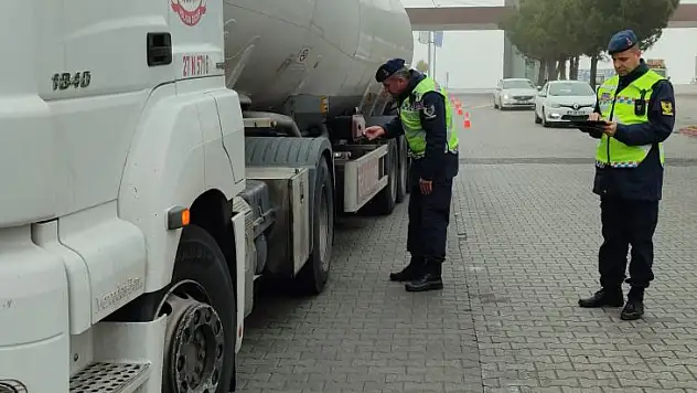 Jandarma'dan Kış Lastiği ve Donanımı Denetimi