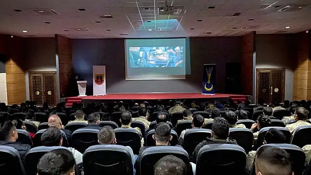 Jandarma ' İyi ki Varsın Eren' Filmini İzledi