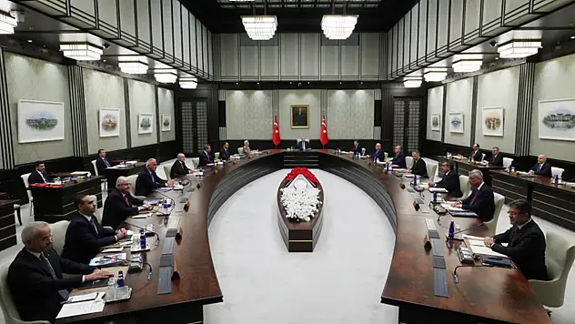 Kabine Beştepe'de toplanıyor: Güvenlik, asgari ücret ve 'yasa dışı' bahis masada