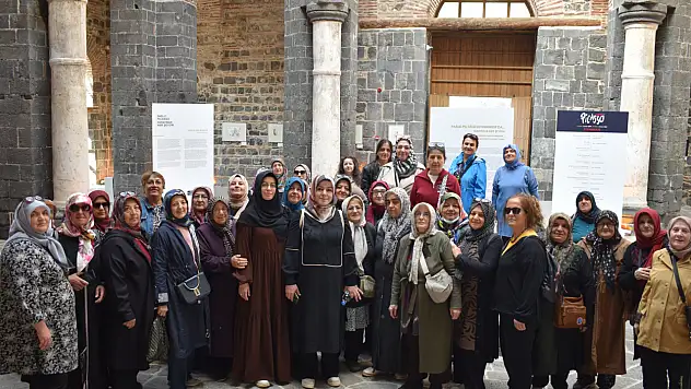 Kadın Meclisi Üyeleri Diyarbakır'ın Tarihi ve Kültürel Dokusu ile Buluştu