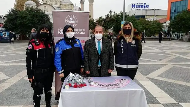 Kadına Yönelik Şiddetle Mücadele tanıtım standı açıldı