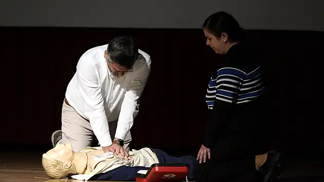 Kalp krizine artık herkes ilk müdahaleyi yapabilecek