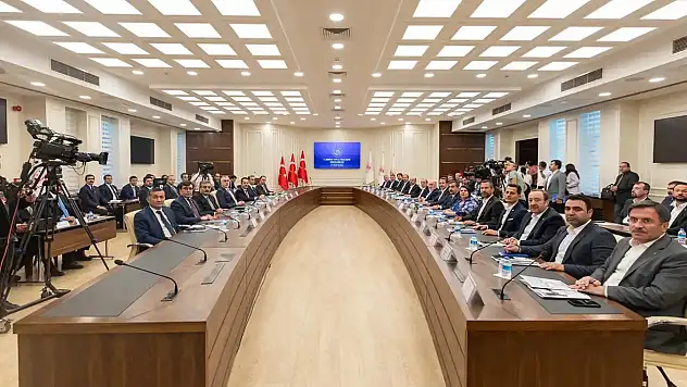 Kamu işçileri için 3'üncü zam teklifi yüzde 24'e çıkarıldı