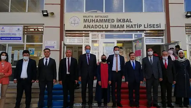 Kariyerim Geleceğim Projesinde Rektör Kızılay Öğrenciler İle Buluştu