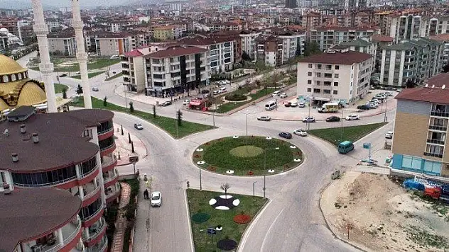 Kavşak Ve Bulvarlarda Görsel Şölen