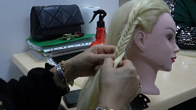 Kernek Vahap Küçük Külliyesi'nde Kuaförlük Kursuna Yoğun İlgi