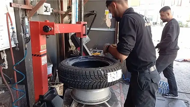 Kış Lastiği Zorunluluğu Bu Yıl Erken Başlıyor: 15 Kasım'da Yürürlükte