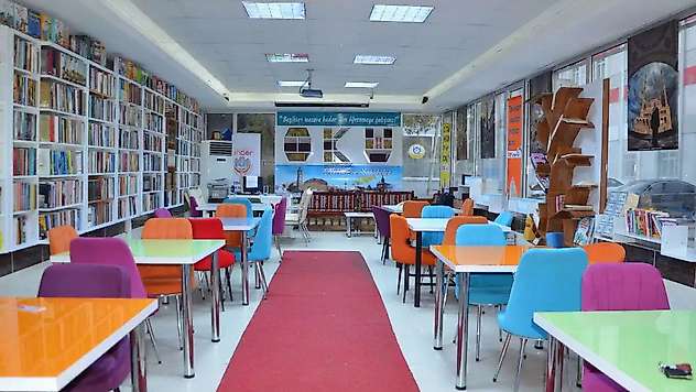 Kitap sayısı 10 binden fazla olan okullara kütüphaneci atanacak