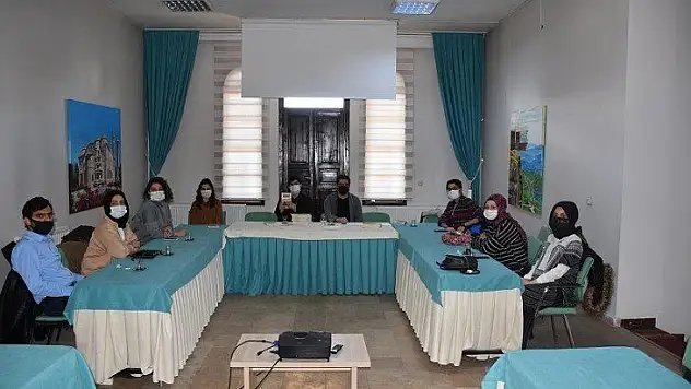 Kitapseverler Gençlik Merkezinde Bir Araya Geliyor