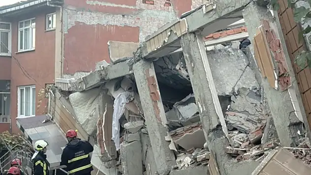 Kocaeli Gebze'de 7 Katlı Bina Çöktü: Ekipler Enkazda Arama Kurtarma Çalışmalarında