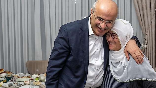 Konteyner Kentten TOKİ'ye Uzanan Gönül Sofrası