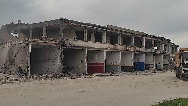 Küçük Sanayi Sitesi'nde dönüşüm süreci yıkımla devam ediyor
