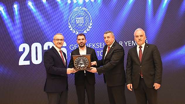 Kuru Kayısı İhracatının Şampiyonları Ödüllendirildi
