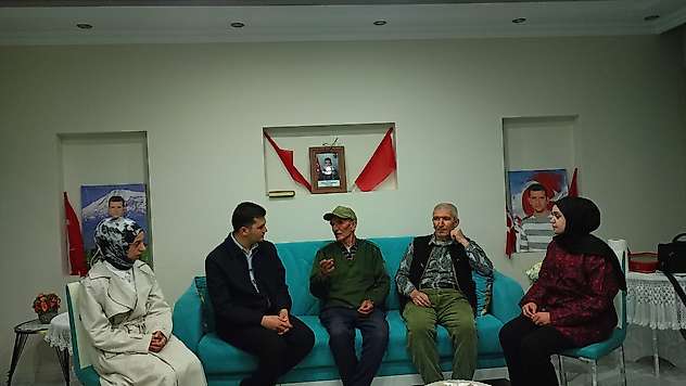 Kuşaklar Aynı Sofrada Buluştu: Gençlerden Anlamlı Ramazan Ziyareti