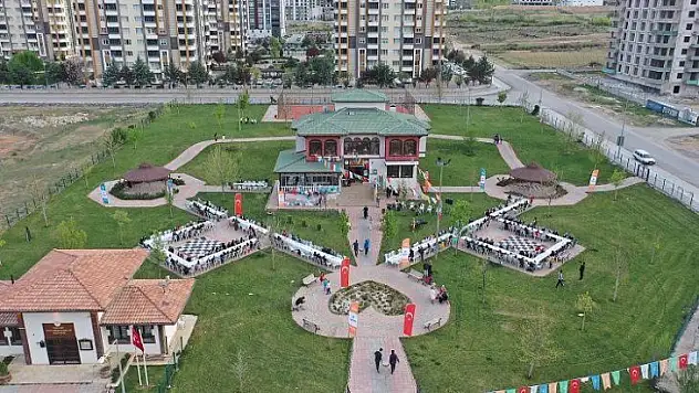 Mahalle Sakinleri Yetim Ve Öksüz Çocuklar İçin İftar Sofrası Kuruldu