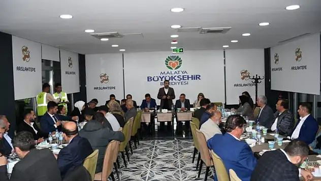 Malatya AK Parti Teşkilatı iftar programında bir araya geldi.