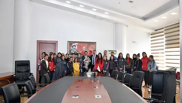 Malatya Bayan Futbol Takımından Başkan Gürkan'a Ziyaret
