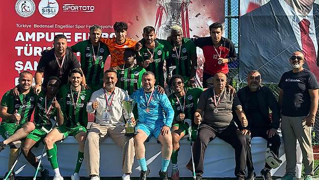 Malatya Büyükşehir Belediye Ampute futbol takımı Türkiye Kupası'nda 3 oldu