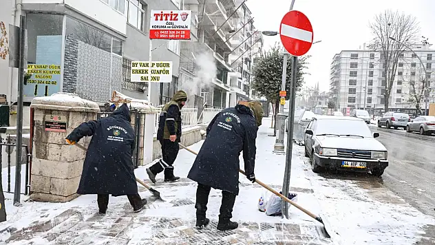 Malatya Büyükşehir Belediyesi karla mücadele çalışmalarını sürdürüyor