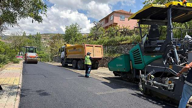 Malatya Büyükşehir Belediyesi'nden Pütürge Merkezine Sıcak Asfalt Hamlesi