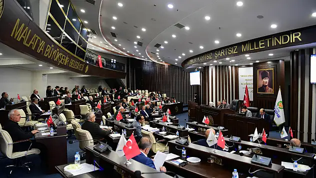 Malatya Büyükşehir Meclisi'nden Bakanlara Fahri Hemşerilik Beratı