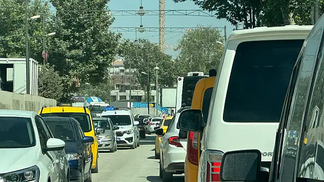 Malatya'da 3 kilometrelik yol 30 dakikada gidilebiliyor