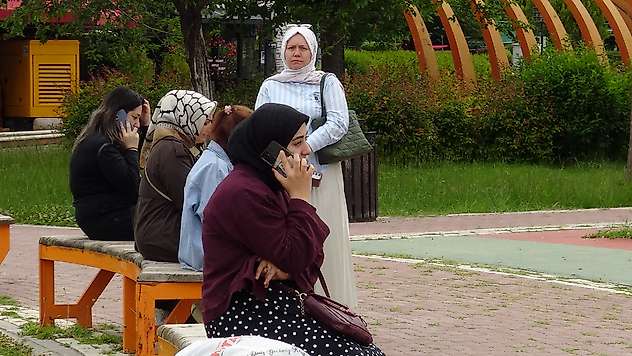 Malatya'da 5,6'lık deprem sonrası vatandaşlar açık alanlara sığındı