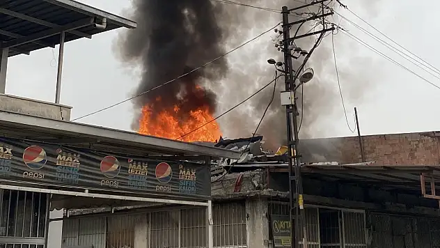 Malatya'da Atık Maddeler Tutuştu: Yangın Bir Saatte Kontrol Altına Alındı