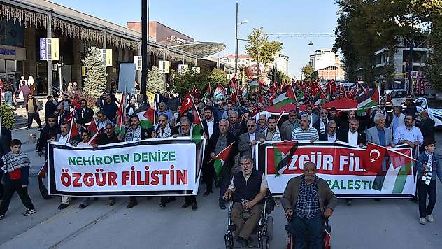 Malatya'da Büyük Filistin Yürüyüşü: Binlerce Kişi Özgür Filistin İçin Yürüdü