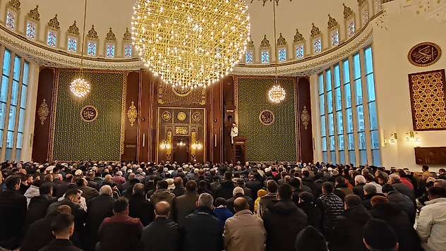 Malatya'da Camiler Bayram Sabahı Doldu Taştı