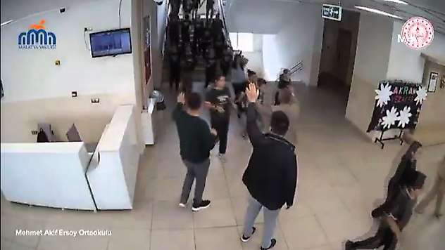 Malatya'da deprem paniği okul kameralarına yansıdı