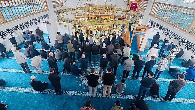 Malatya'da Depremde Yıkılan Çalıgülü Camii Yeniden İbadete Açıldı