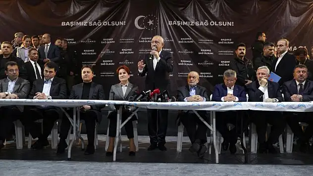 Malatya'da depremzedelerle birlikte iftar yaptılar