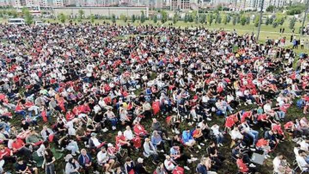 Malatya'da Dev Ekranda Milli Heyecan: Yüzlerce Taraftar Tek Yürek Oldu