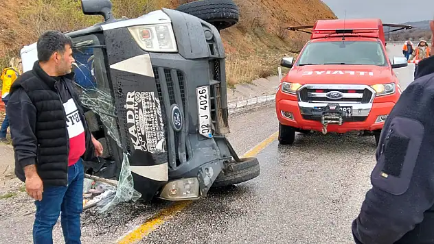 Malatya'da devrilen yolcu minibüsünde 5 kişi yaralandı