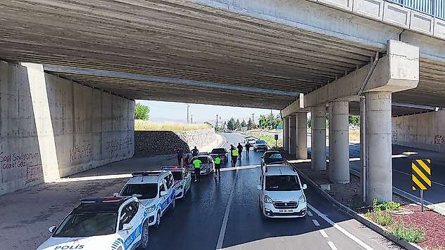 Malatya'da Geniş Kapsamlı Huzur Uygulaması: Aranan 2 Şahıs Yakalandı