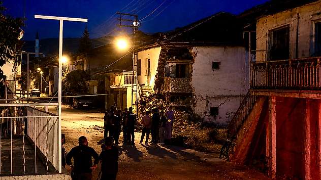 Malatya'da Hafif Hasarlı Kerpiç Evde Kısmi Çökme: Bina Tahliye Edildi