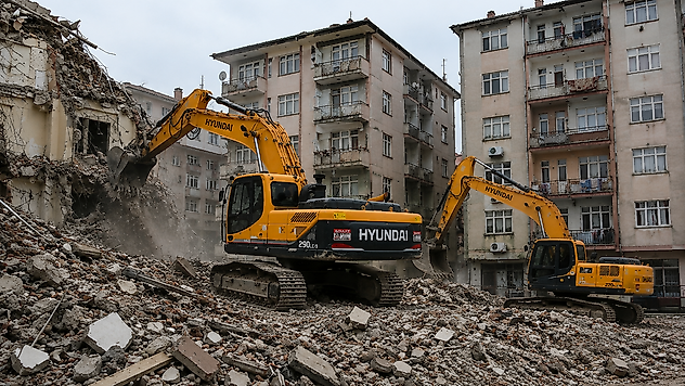 Malatya'da Hasarlı Binaların Yıkımı Davalara Takıldı