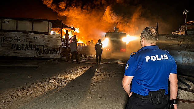 Malatya'da Hurda Geri Dönüşüm Alanında Korkutan Yangın