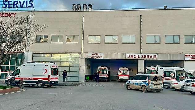 Malatya'da iki otomobil çarpıştı: 4'ü çocuk 5 yaralı