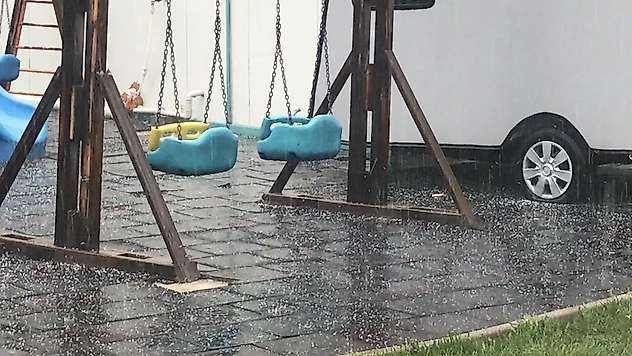 Malatya'da Kısa Süreli Dolu Yağışı Hayatı Etkiledi