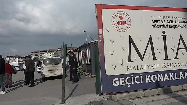 Malatya'da konteyner krizi: Elektrikler kesildi, vatandaş tepkili