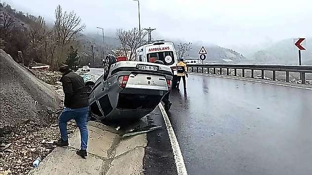 Malatya'da Korkutan Kaza: Otomobil Takla Attı, 5 Yaralı