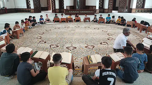 Malatya'da Kur'an kursları ve camiler çocuklarla şenlendi