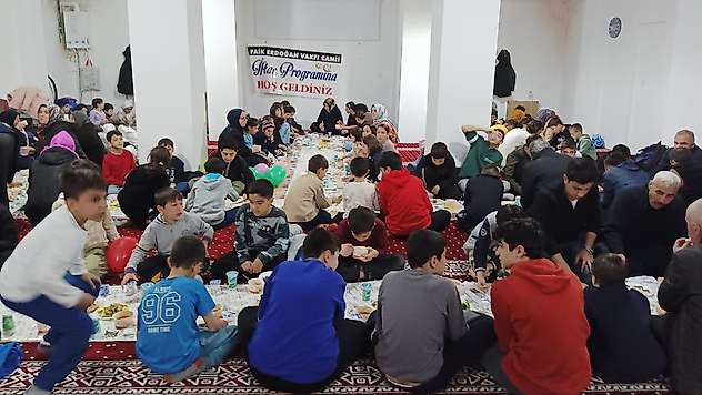 Malatya'da Kur'an Kursu Öğrencilerine Tekne Orucu İftarı