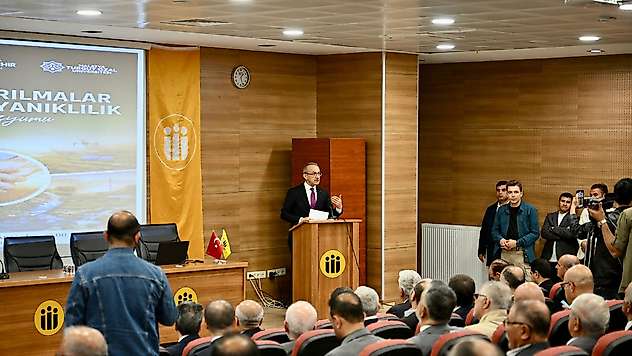 Malatya'da 'Küresel Kırılmalar ve Yerel Dayanıklılık' sempozyumu gerçekleştirildi