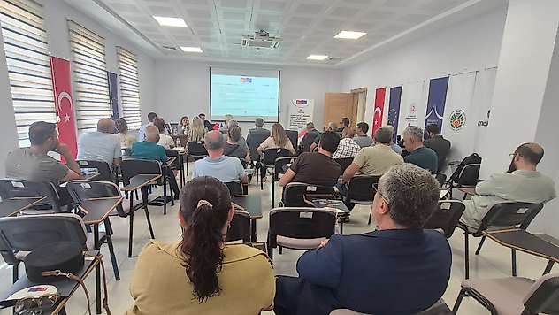 Malatya'da Kuru Kayısı Sektörünün Geleceği Masaya Yatırıldı