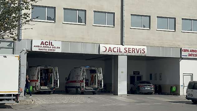 Malatya'da Lise Önünde Bıçaklı Kavga: 1 Öğrenci Yaralandı, Şüpheli Gözaltında