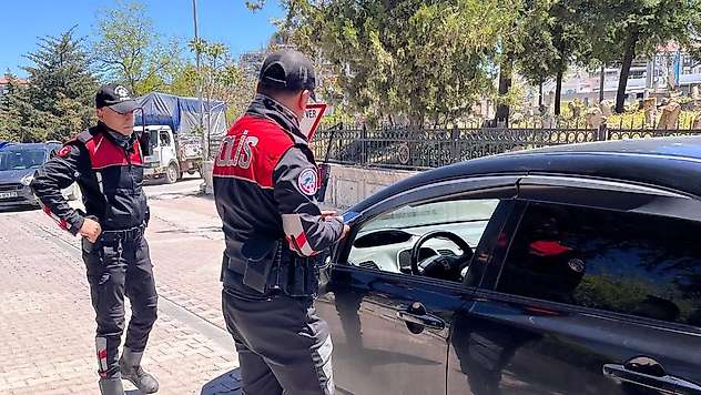 Malatya'da Mezarlık Çevresinde Güvenlik Uygulaması: 77 Kişi Sorgulandı